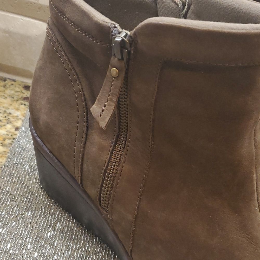 ‎EARTH Nubuck Booties - Size 12 - Picture 4 of 9